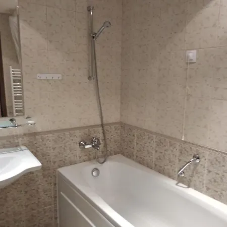 Private Emerald Daire Bansko