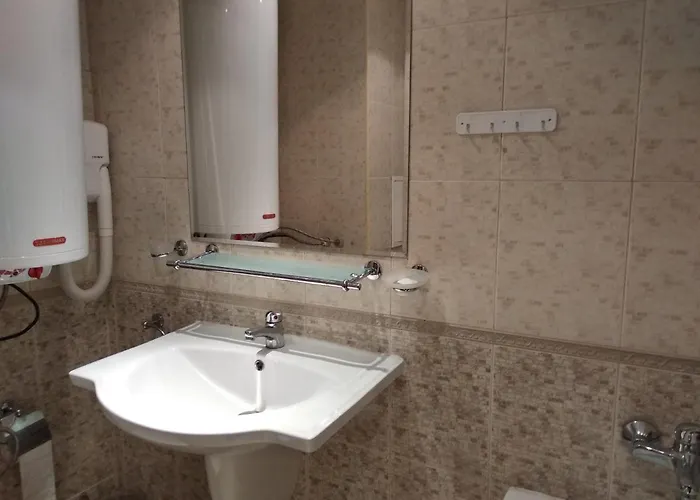 Private Emerald Apartment