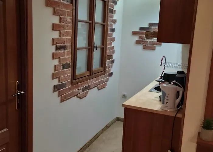 Private Emerald Apartment *