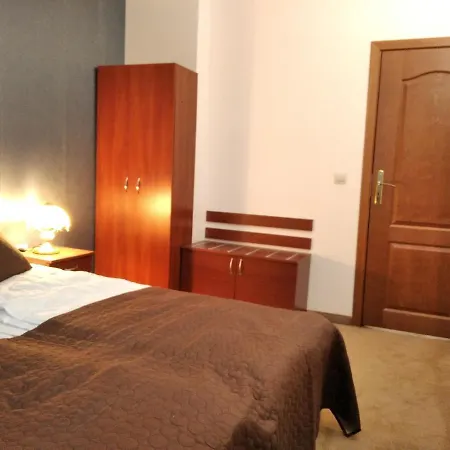 Private Emerald * 班斯科