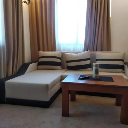 Private Emerald アパート