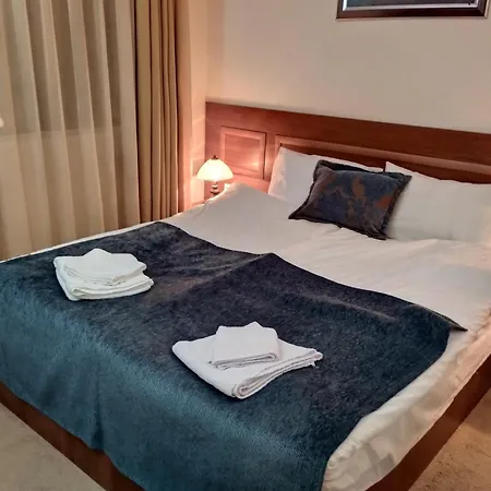 Private Emerald 아파트 반스코