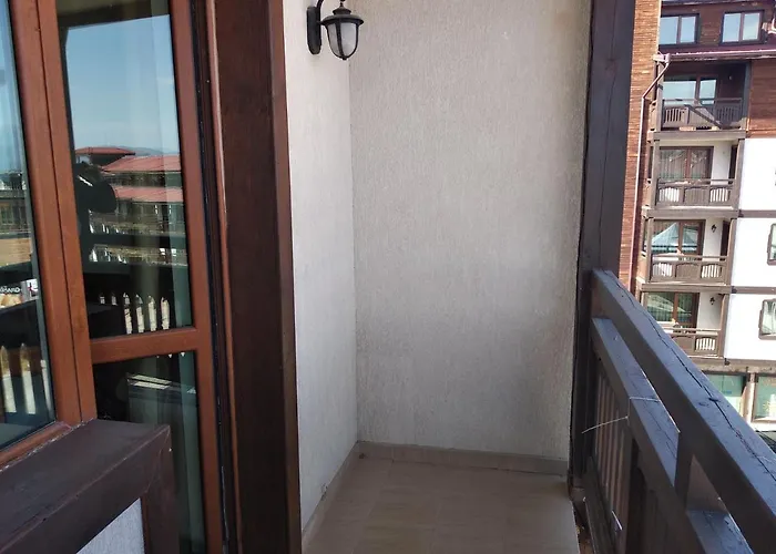 Private Emerald Apartment