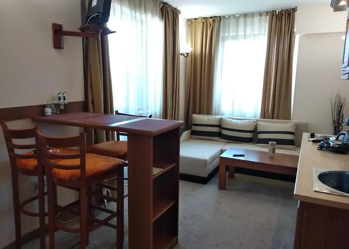 Private Emerald Apartment *