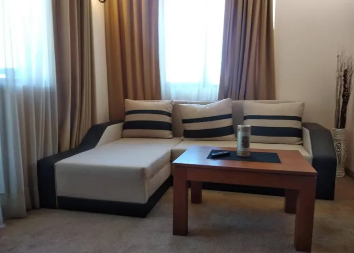 Private Emerald Apartment