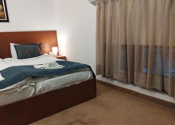 Private Emerald Apartment